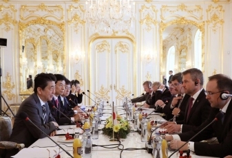(Photo2) (Photo: Cabinet Public Relations Office)