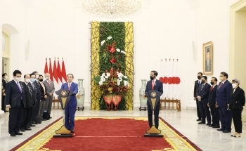Prime Minister Suga and President Joko in the Joint Press Occasion