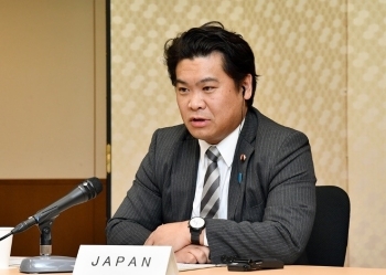 (photo 3) State Minister Washio