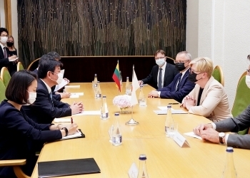 茂木外務大臣によるシモニーテ首相表敬