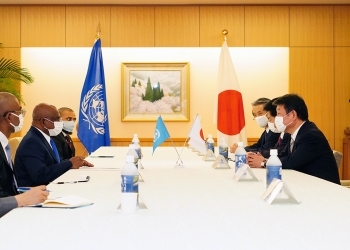 Meeting between Foreign Minister MOTEGI and H.E. Mr. Abdulla Shahid