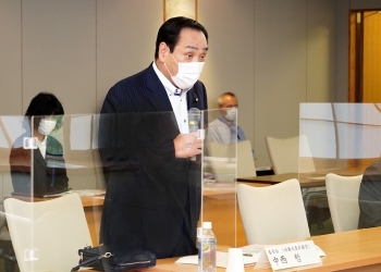 The state of Mr. NAKANISHI Satoshi who discusses the declassification of diplomatic records in the 30th Meeting of the Committee for the Promotion of the Declassification of Diplomatic Records
