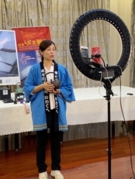 (photo9) a woman with Nanbu Tekki