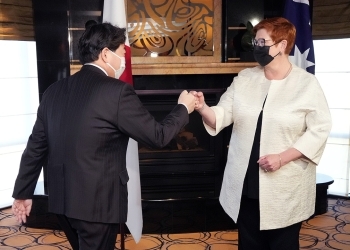 The state of Minister HAYASHI who exchange a fist bump with Minister Payne