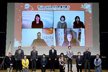 (Photo2)Award Winners and Other Guests
