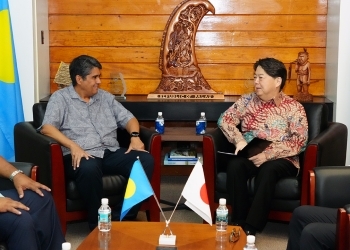 President WHIPPS and Foreign Minister HAYASHI at the Courtesy Call