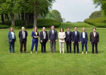 A commemorative photo of G7 Foreign Ministers and so on before G7 Foreign Ministers' Meeting