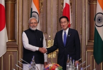 Photo session before the Summit meeting.