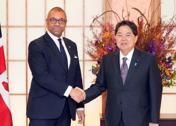 Photo session was held before the Japan-UK Foreign Ministers’ Meeting