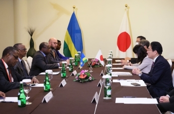 Photo of the Japan-Rwanda Summit Meeting