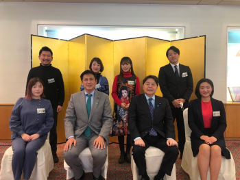 Photo session before the roundtable dialogue