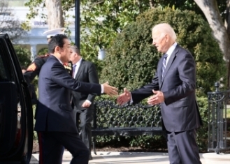 US President Biden welcomed Prime Minister Kishida in entrance of the White House