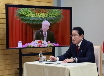 Prime Minister Kishida talks in the Video Teleconference Meeting