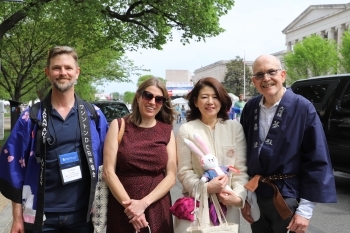 A group photo of Mrs. Kishida, First Lady Dr. Biden, and the organizer in Sakura Matsuri - Japanese Street Festival