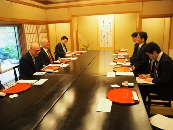 (Photo) Meeting between Foreign State Minister Yamada and Turkish Ambassador to Japan