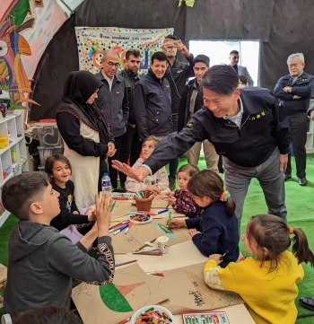 Foreign State Minister Yamada encourages the Turkish citizens
