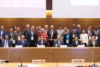 (Photo) Prime Minister Kishida and paticipants of the GCPPD 2023