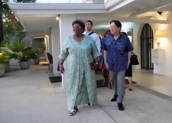 Foreign Minister Hayashi heading to the dinner with Prime Minister Mottely