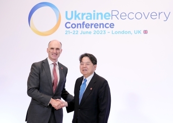 Foreign Minister Hayashi shakes hand with Ukrainian Prime Minister Shmyhali