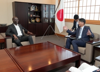 State Minister YAMADA talks with Ambassador Gorgui CISS of the Republic of Senegal to Japan