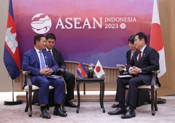 (Photo) Japan-Cambodia Summit Meeting