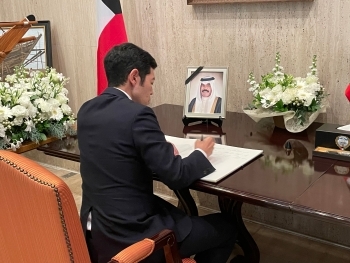 Signing of Condolence Book by State Minister TSUJI in honor of His late Highness Sheikh Nawaf, Amir of Kuwait