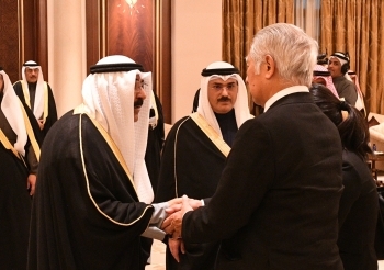 Meeting between Special Envoy Mori and H.H. Sheikh Mishal, Amir of the State of Kuwait
