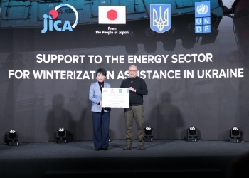 Minister for Foreign Affairs Kamikawa on the left and Minister of Energy of Ukraine Galushchenko on the right