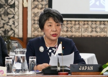 Minister Kamikawa who makes a speech