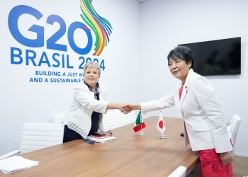 Photo session before the Japan-Mexico Foreign Ministers’ Meeting