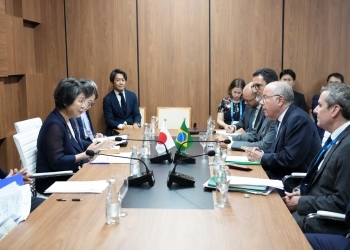 Meeting between Foreign Minister Kamikawa and Foreign Minister Mauro Vieira, Brazil