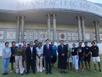 State Minister Takei visited ICT center