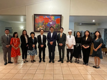 State Minister Takei participated in a roundtable with international relations officials (Japanese nationals)