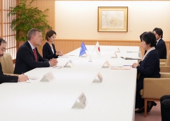 Meeting between Foreign Minister Kamikawa and UNRWA Commissioner General Lazzarini