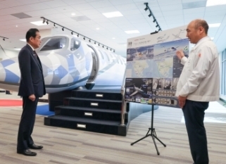 Prime Minister Kishida received briefings on the small business jet aircraft