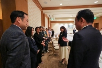 The participants introduced their activities to Prime Minister Kishida