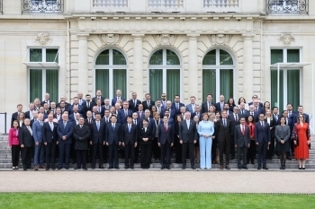 Family photo at the OECD Ministerial Council Meeting (May 2024)