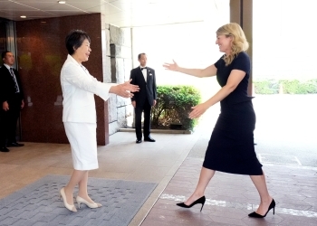 Minister Kamikawa welcomed Minister Joly