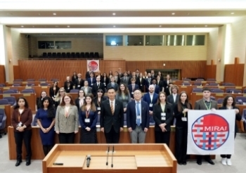 Group photo of Parliamentary Vice-Minister FUKAZAWA and the participants