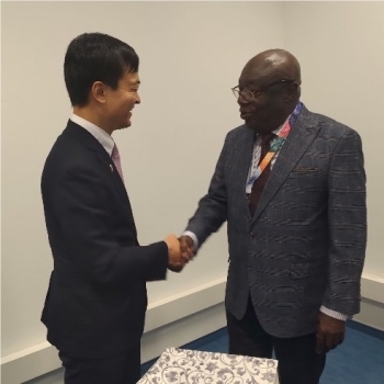 State Minister Miyaji shaking hands with Special Envoy Afriyie