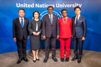 Group Photo, with Professor Olonisakin, Chairperson of the UNU Council, Professor Marwala, Rector of the UNU, Mr. Kobayashi, State Minister of the Environment, Ministry of Foreign Affairs, Ms. Ikuina, Parliamentary Vice-Minister for Foreign Affairs, and Mr. Kinjo, Parliamentary Vice-Minister of Education, Culture, Sports, Science and Technology