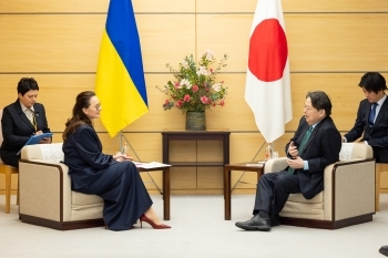 Mr. Hayashi, Chief Cabinet Secretary is meeting with Ms. Svyrydenko, First Deputy Prime Minister - Minister of Economy of Ukraine