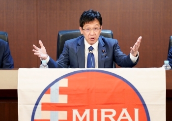 State Minister Matsumoto delivering a welcome speech