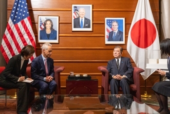 Prime Minister Ishiba held informal talks with U.S. Ambassador to Japan Emanuel