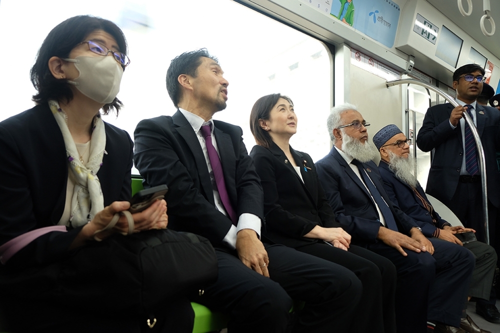 Ms. IKUINA visited MRT Line 6