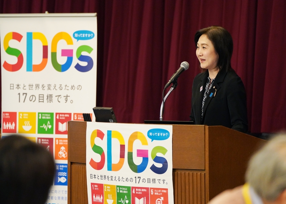 Parliamentary Vice-Minister IKUINA delivered a greeting