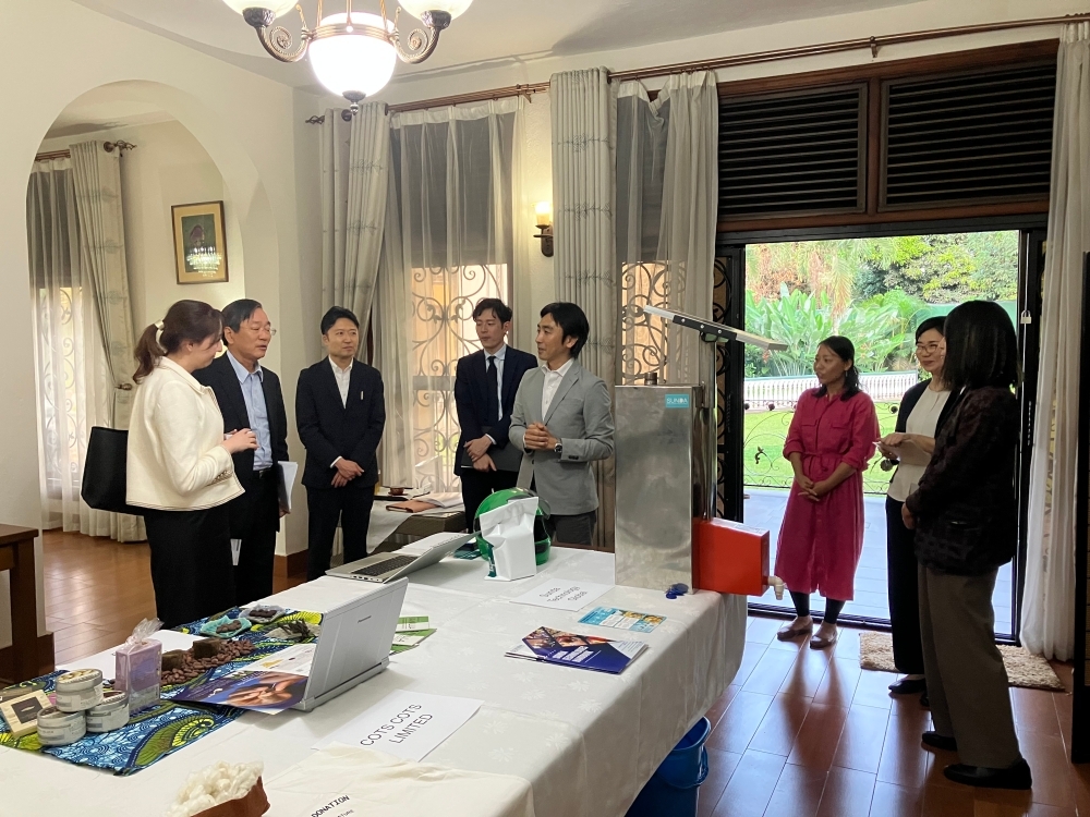Parliamentary Vice-Minister ERI held dinner meetings with Japanese citizens
