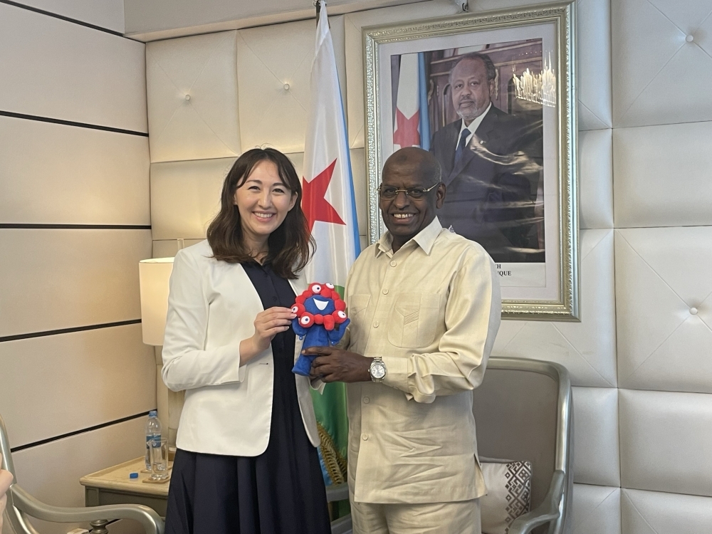 (Photo) Parliamentary Vice-Minister ERI and Prime Minister Abdoulkader of Djibouti