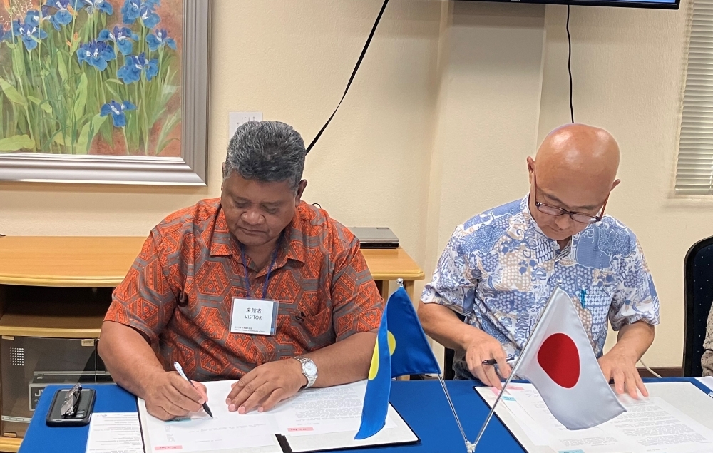 (Photo) Signing and Exchange of Notes on “the Project for the Improvement of Water Supply System in Koror and Airai States”