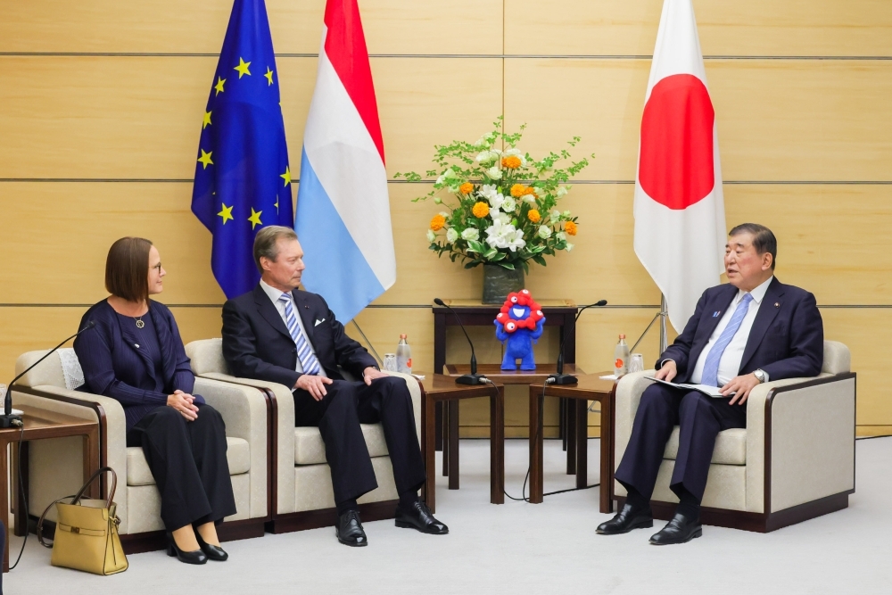 Prime Minister Ishiba talking with His Royal Highness Grand Duke Henri